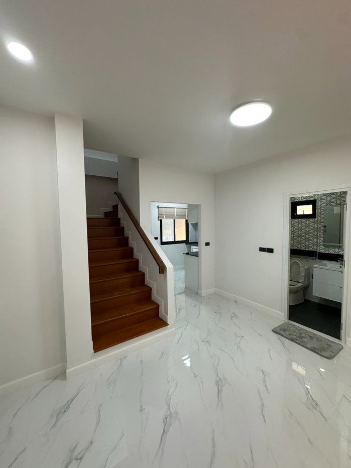 รูป บ้านเดี่ยวมือ 1 ใกล้นิคมอมตะ 3 นอน 3 นํ้า 2 ที่จอดรถ - รูปที่ 9/22