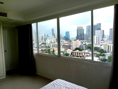 คอนโดให้เช่า : The Royal Navin Tower ให้เช่าเดือนละ 20,000 บาท 086-5049889