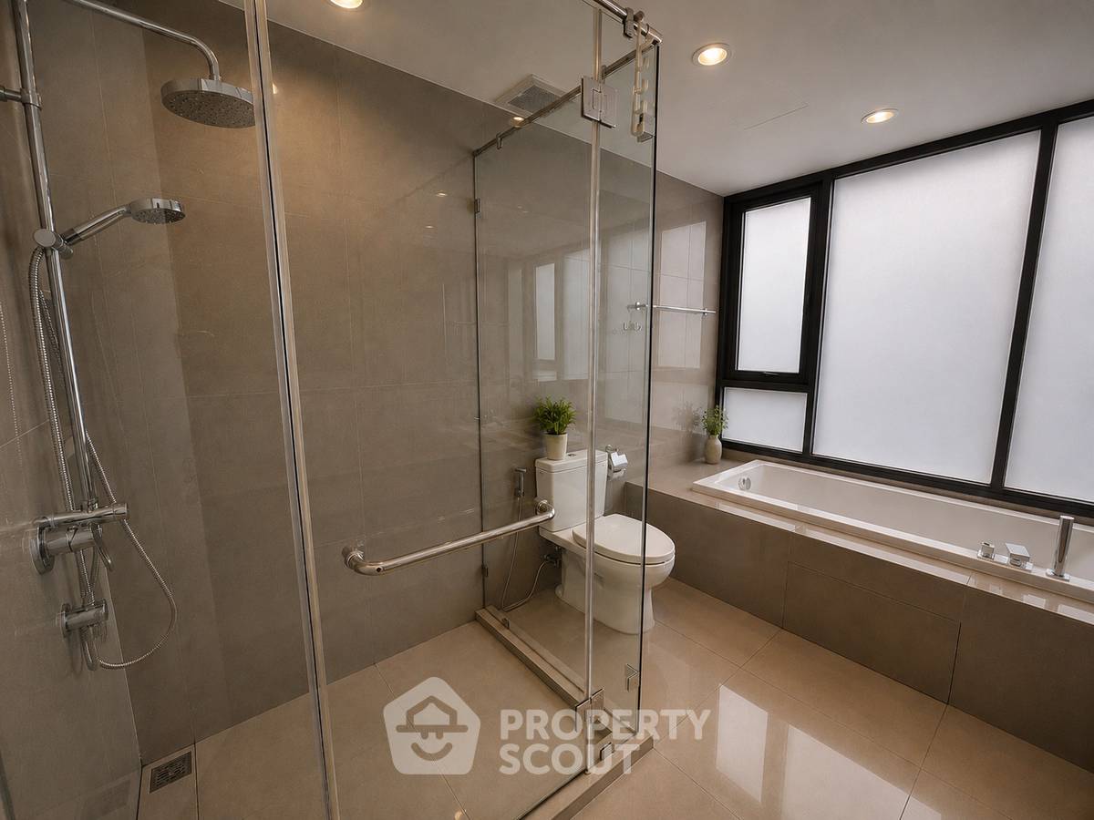 picture Condo For Sale 2-BR At Rhythm Sukhumvit 42, 200m To BTS Ekkamai (ID 3134424) - 2/16