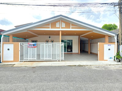 บ้านเดี่ยว กรุงเทพมหานคร : หมู่บ้านทหารกองหนุน พระยาสุเรนทร์28 บ้านเดี่ยวชั้นเดียว หน้ากว้าง ทำเลดี รีโนเวทใหม่ทั้งหมด ราคาถูกคุ้ม แถมแอร์ทุกห้อง ใกล้รถไฟฟ้า
