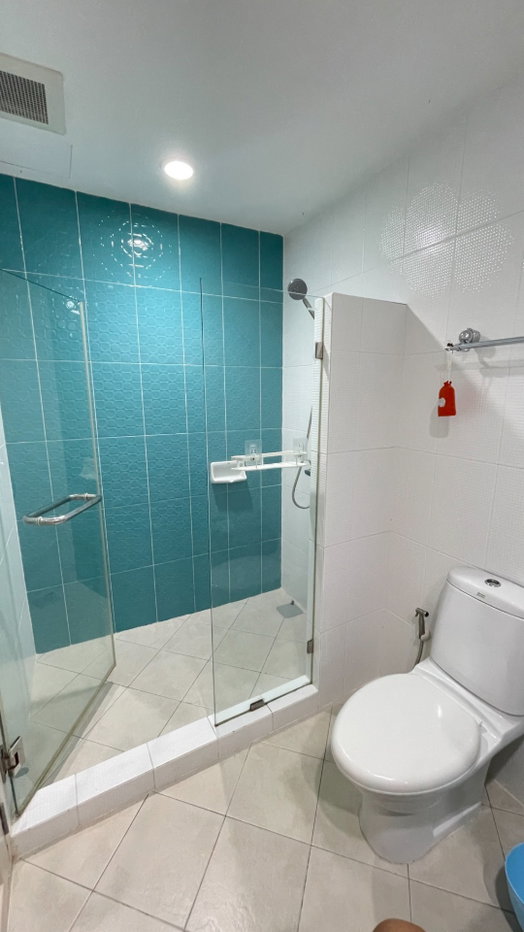 picture OMG299  Large Studio - < Available NOW 29-Jul-26 >  @ [ St. Louis Grand Terrace ] - 7/7