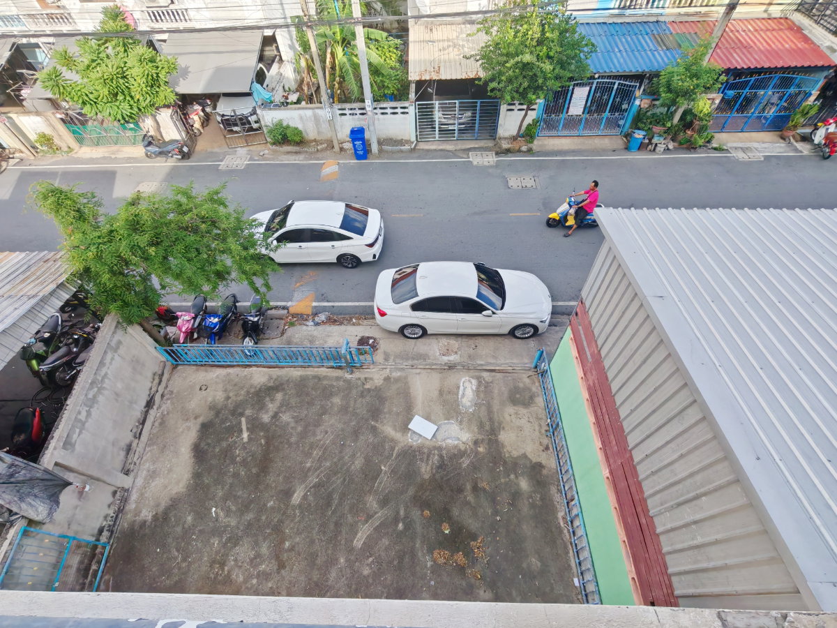 รูป ขายอาคารพาณิชย์ 3 ชั้น ทำเลดี ติดหมู่บ้านบัวทองธานี | มีพื้นที่ด้านข้าง - รูปที่ 13/14