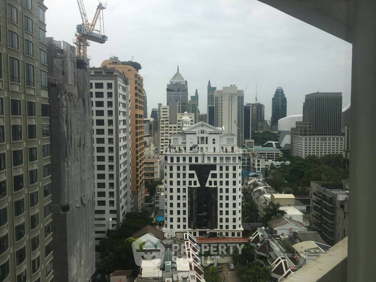 picture 2-BR 129 Sqm, 17th-Floor Condo At Urbana Langsuan, 400m to BTS Ratchadamri (ID 882004) - 7/15