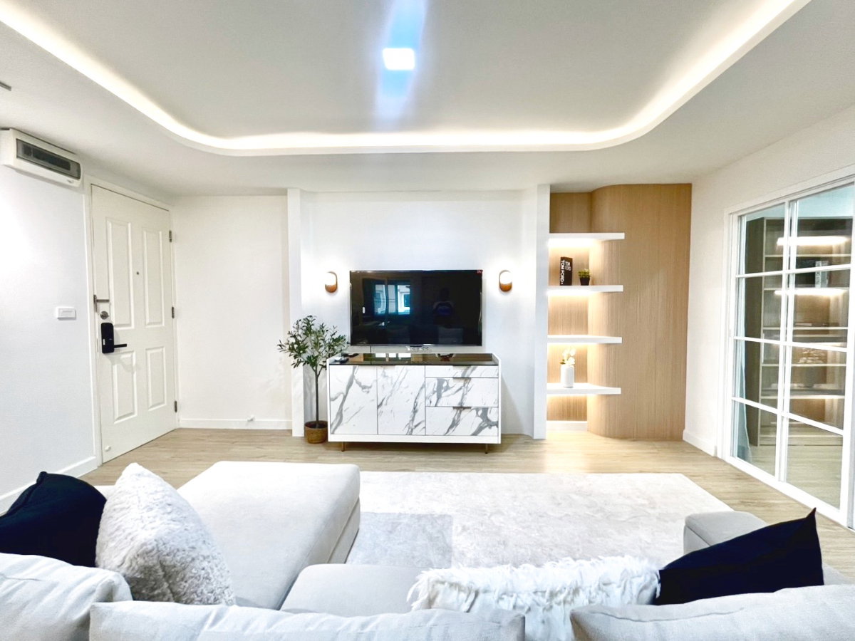 picture Selling Happy Condo Ratchada 18, large 80 sq.m. 2-bedroom unit, near MRT Sutthisan. - 9/22