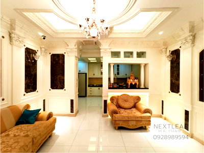 Townhouses for sale Bangkok : Townhome for sale, corner unit, no houses directly opposite, European style decoration, ready to move in. Near the MRT Yellow Line. 