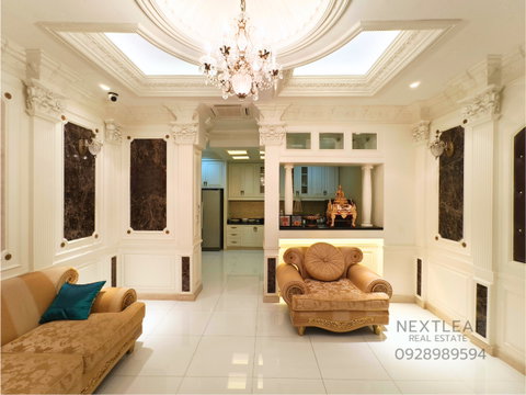 Townhome for sale, corner unit, no houses directly opposite, European style decoration, ready to move in. Near the MRT Yellow Line. 