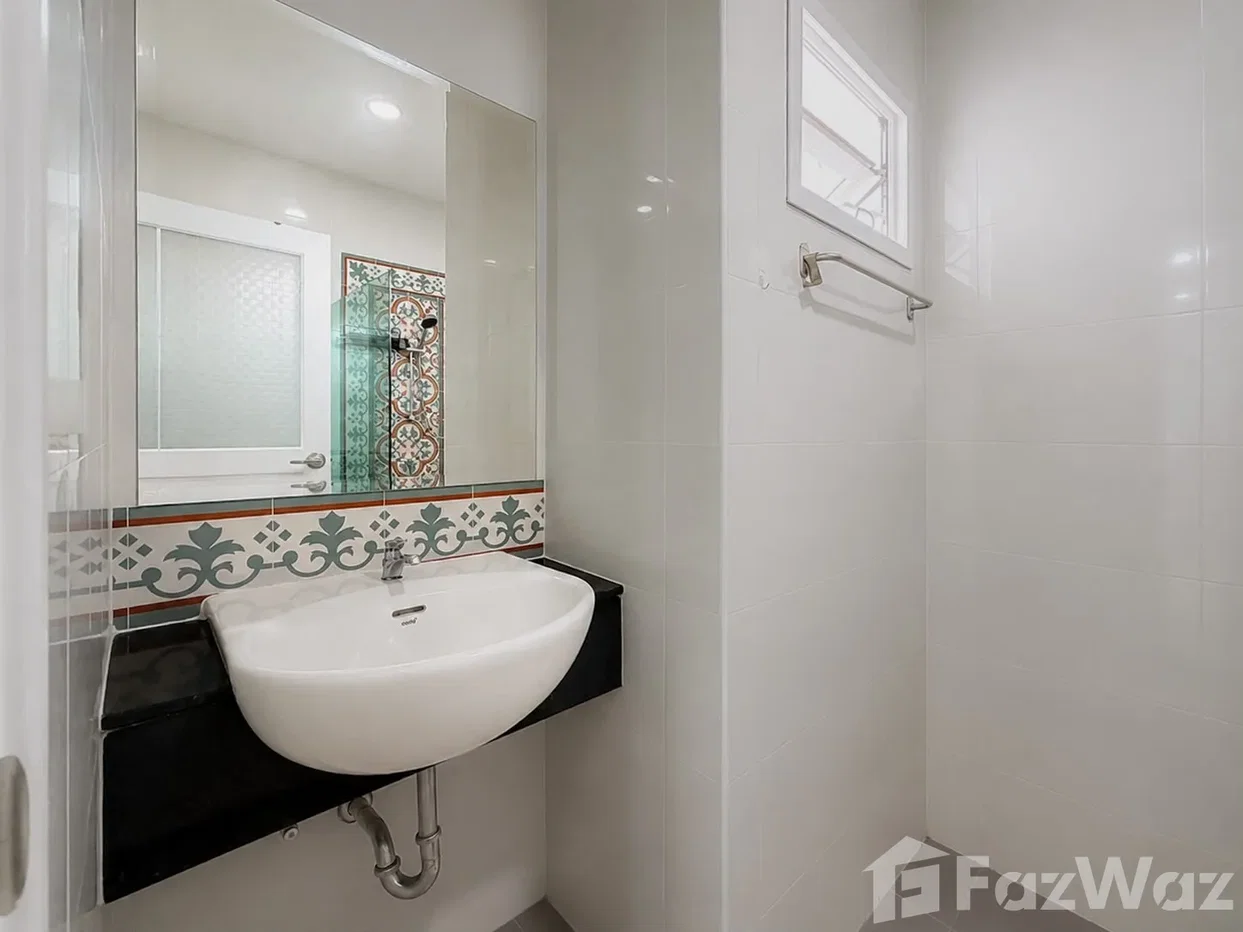 picture 4 Bedrooms for sale 6627008 - 9/19