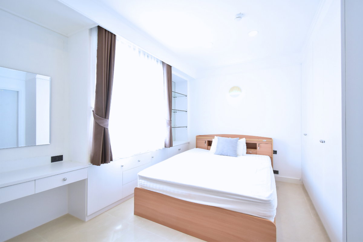 picture 【JUST RENOVATED】💰Rent: 50,000 THB/month　🏢 Las Colinas　✨2Bedroom • 100 sqm • 31th Floor  - 6/8
