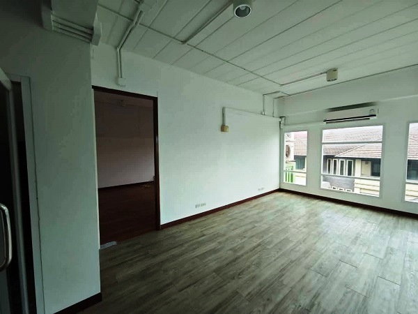 รูป ให้เช่าอาคารสำนักงาน / Home Office ทำเลศักยภาพ ย่านอ่อนนุช–ศรีนครินทร์ อาคารสำนักงาน 4 ชั้นครึ่ง พื้นที่กว้าง พร้อมใช้งาน เหมาะสำหรับบริษัท สำนักงาน  - รูปที่ 6/13