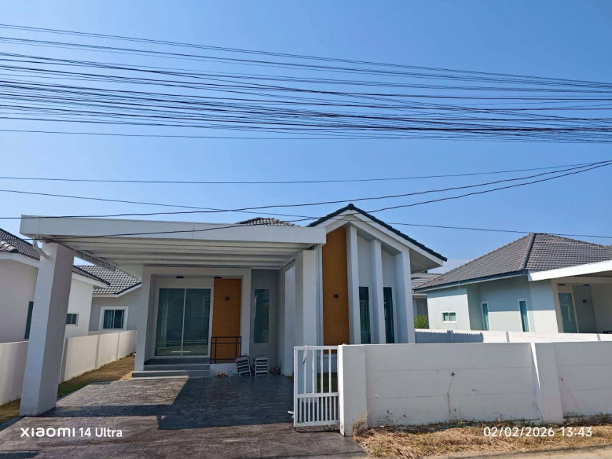 รูป 🏡 ขายด่วน! บ้านเดี่ยวชั้นเดียว สไตล์โมเดิร์น ใกล้แยกกองทราย สารภี ราคา 2 ล้าน 📞 063-6649056 - รูปที่ 2/10