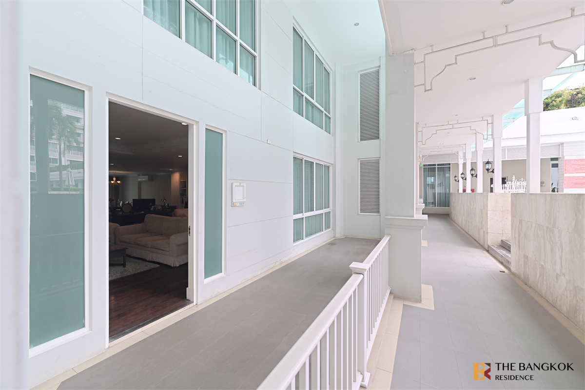 picture Luxury Unit, Ready for You Without the Wait Leticia Luxuries residence rama9 - 2/10