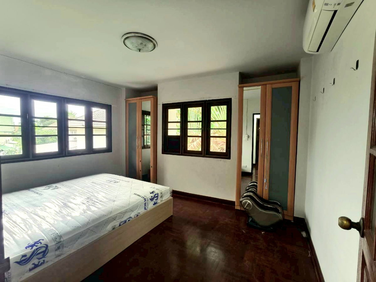 รูป ให้เช่า บ้านเดี่ยวหลังใหญ่ 4 ห้องนอน 3 ห้องน้ำ พื้นที่เยอะ บางแสน-อ่างศิลา  - รูปที่ 11/18