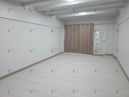 Spacious 40 sq.m. newly renovated unit for sale at Charan Sanitwong Condominium – only 220m to MRT Bang Yi Khan.