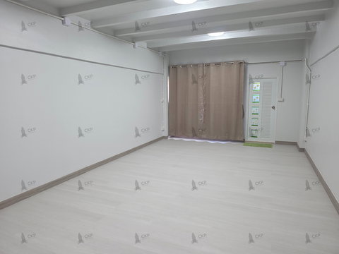 Spacious 40 sq.m. newly renovated unit for sale at Charan Sanitwong Condominium – only 220m to MRT Bang Yi Khan.