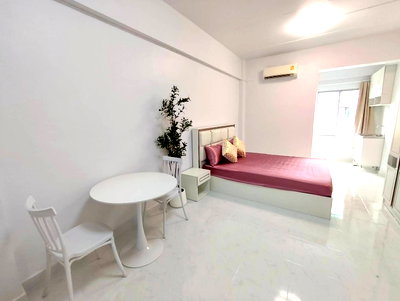 Condos for sale : 📣 Urgent Sale – Pattanakarn Life Complex Condominium 

Only THB 990,000 – Negotiable!
