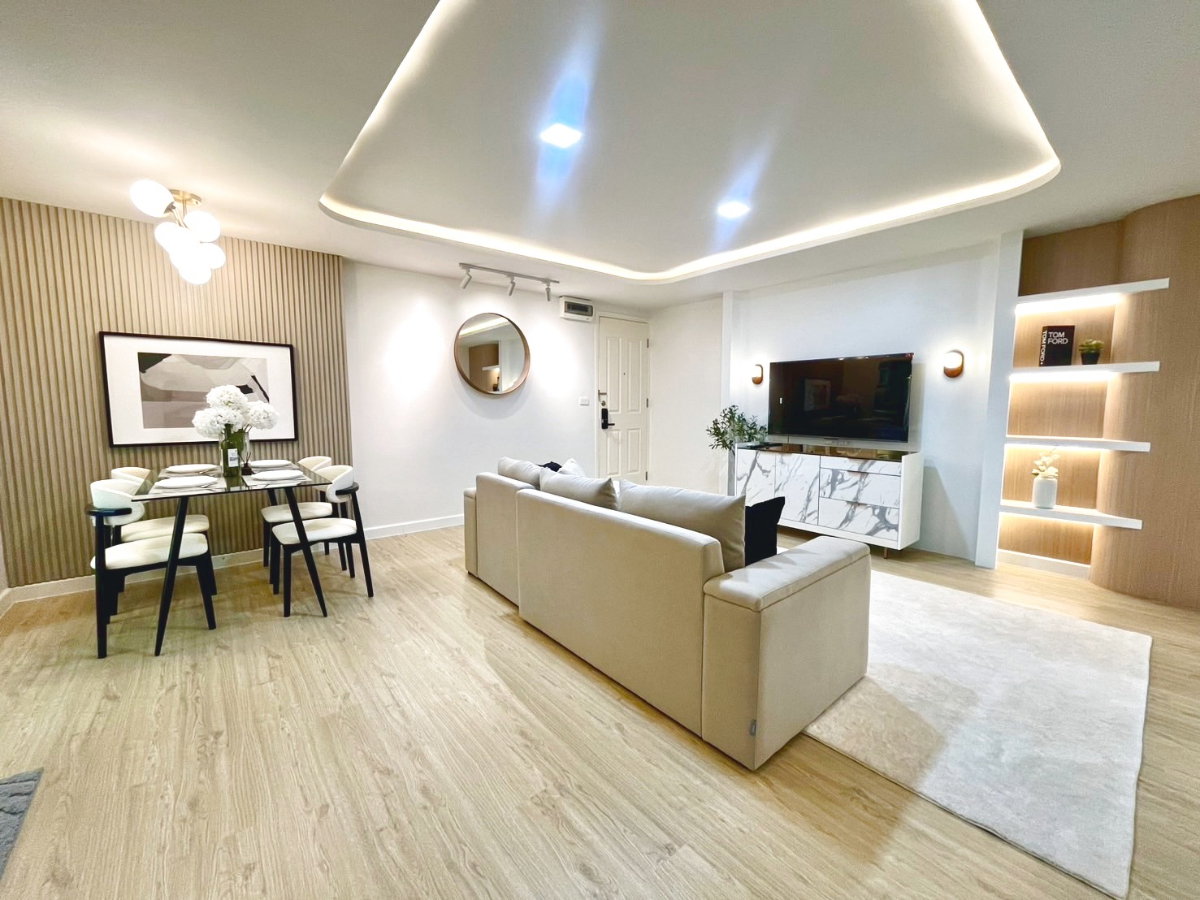 picture Selling Happy Condo Ratchada 18, large 80 sq.m. 2-bedroom unit, near MRT Sutthisan. - 8/22