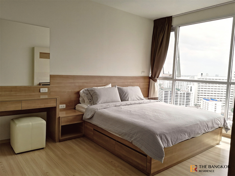 RHYTHM Sathorn near BTS Saphan Taksin Convenient Travel, Great Value per Square Meter