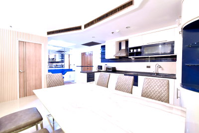 Condos for rent : 【JUST RENOVATED】💰Rent: 50,000 THB/month　🏢 Las Colinas　✨2Bedroom • 100 sqm • 31th Floor 