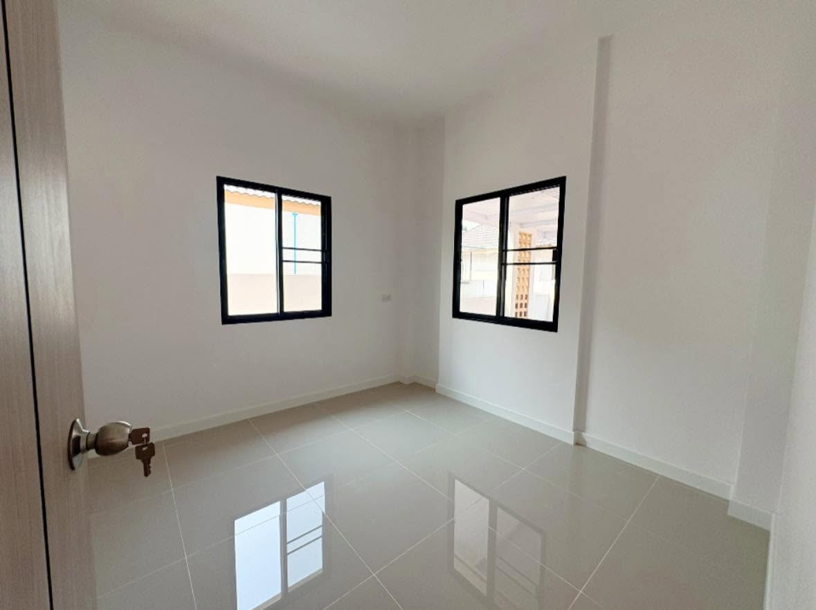 รูป 🏡 บ้านสร้างใหม่ ต้นเปา-สันกำแพง ราคาไม่ถึง 2 ล้าน! ฟรีค่าโอน+ของแถมครบ 📞 063-6649056 - รูปที่ 7/16