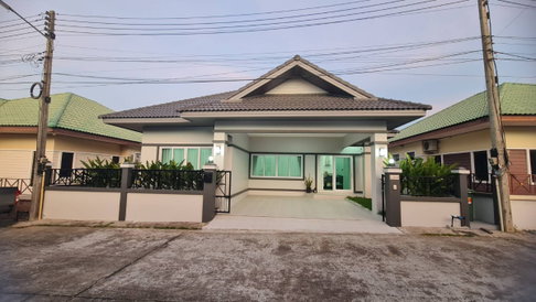 Newly renovated single detached house, 3 bedrooms, fully furnished selling price 4.79 million THB. !!! ready to move in