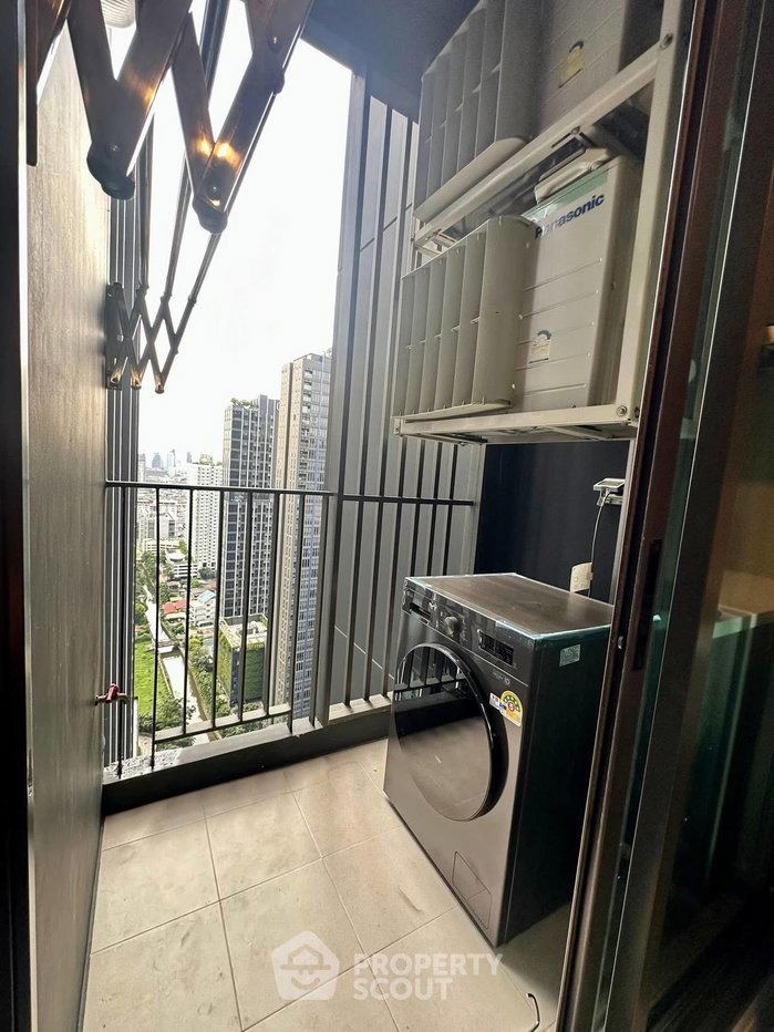 picture 1-BR Condo At Life Asoke - Rama 9, MRT Phra Ram 9 300m (ID 2549015) - 14/18