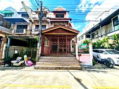 TOWN HOUSE 29.9 Sq.w. Bang Khae Bangkok for 2.9M