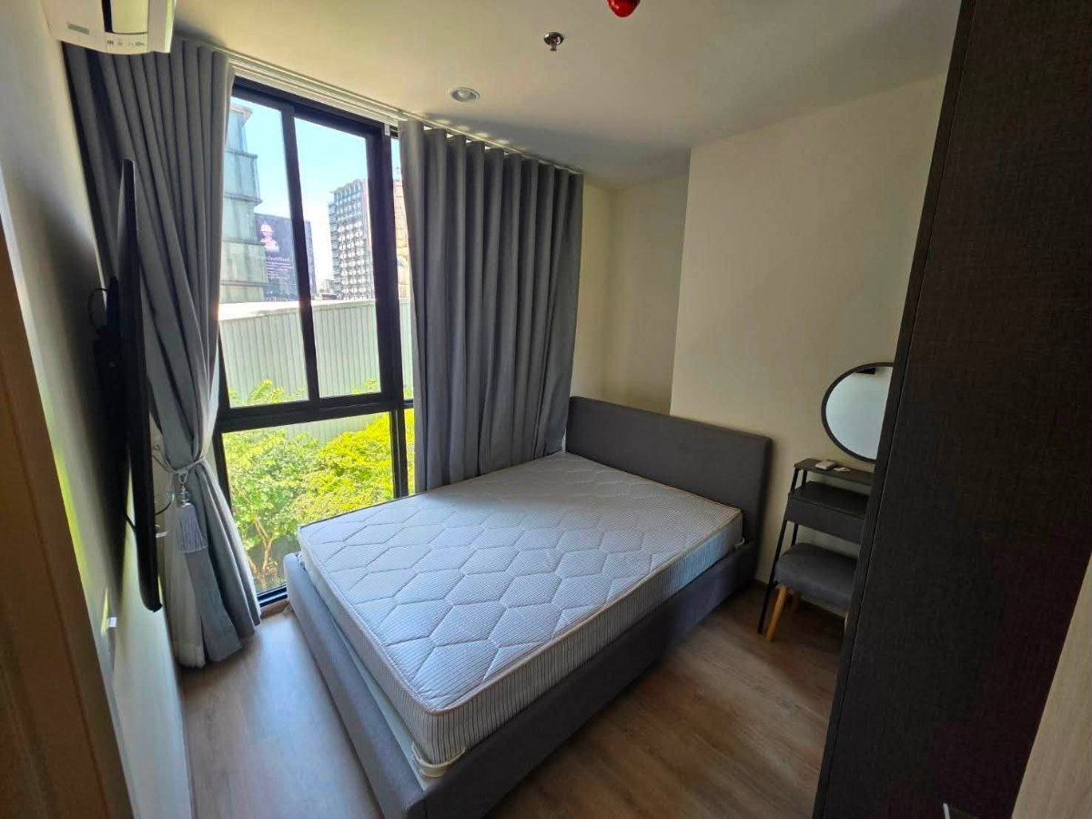รูป P-55394 ห้องสวยตรงปก แต่งครบพร้อมย้ายเข้า Nue District R9 Rama 9 2 นอน 35 ตร.ม. ชั้น 2 ตึกหน้า ใกล้ MRT พระราม 9 Line ID: @easythaihome 085-592-2897 - รูปที่ 1/7