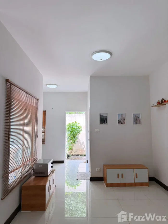 picture Semi-Detached House in Prime Location | Ready to Move IN 6630001 - 18/19
