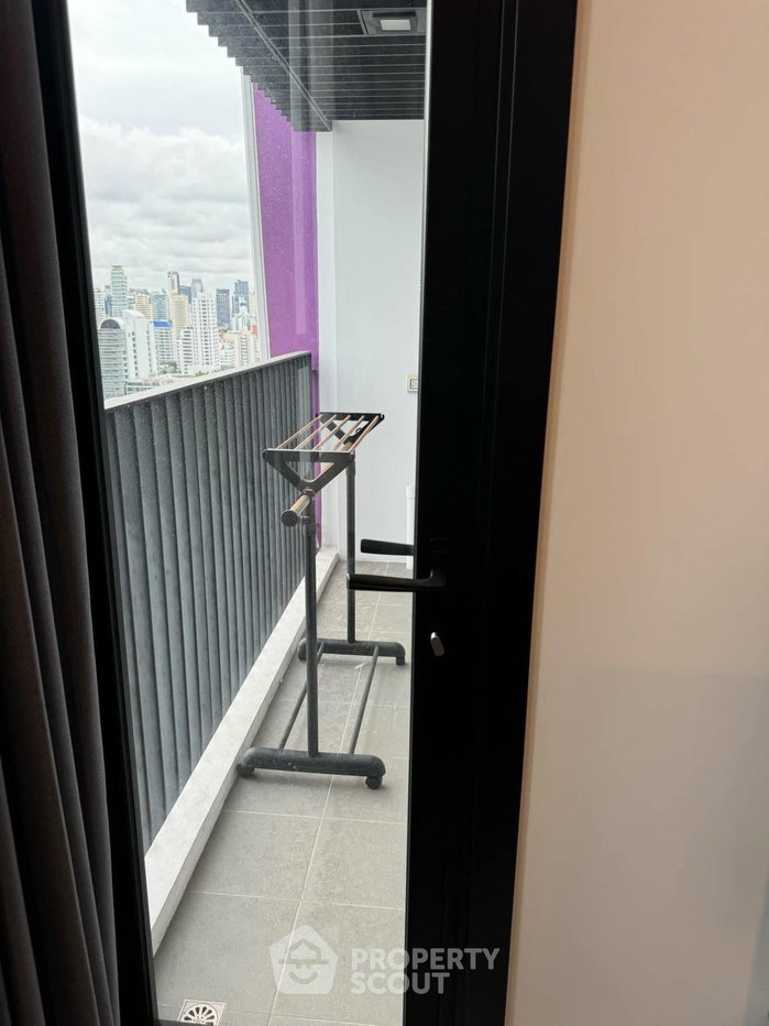 picture 1-BR Condo At XT Ekkamai, 22nd-Floor Near BTS Thong Lor (ID 1561210) - 12/26
