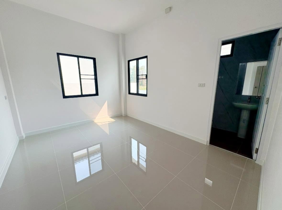 รูป 🏡 บ้านสร้างใหม่ ต้นเปา-สันกำแพง ราคาไม่ถึง 2 ล้าน! ฟรีค่าโอน+ของแถมครบ 📞 063-6649056 - รูปที่ 8/16