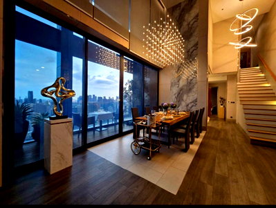 ขายคอนโด : Ultra-Luxury Penthouse 4BR with Grand Kitchen @ The Esse Singha Complex – 145MB