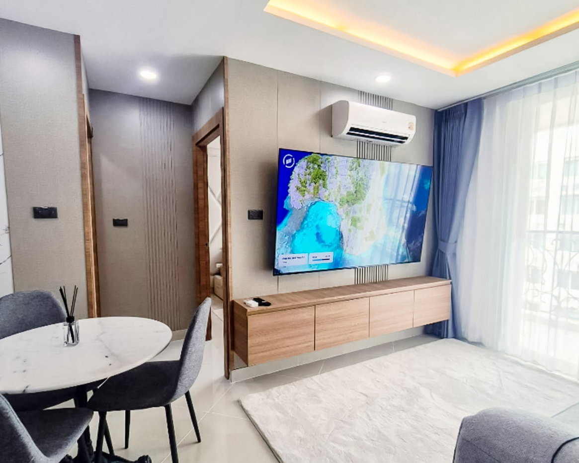 picture Pool View Condo for Sale Paradise Park Jomtien Pattaya - 2/12