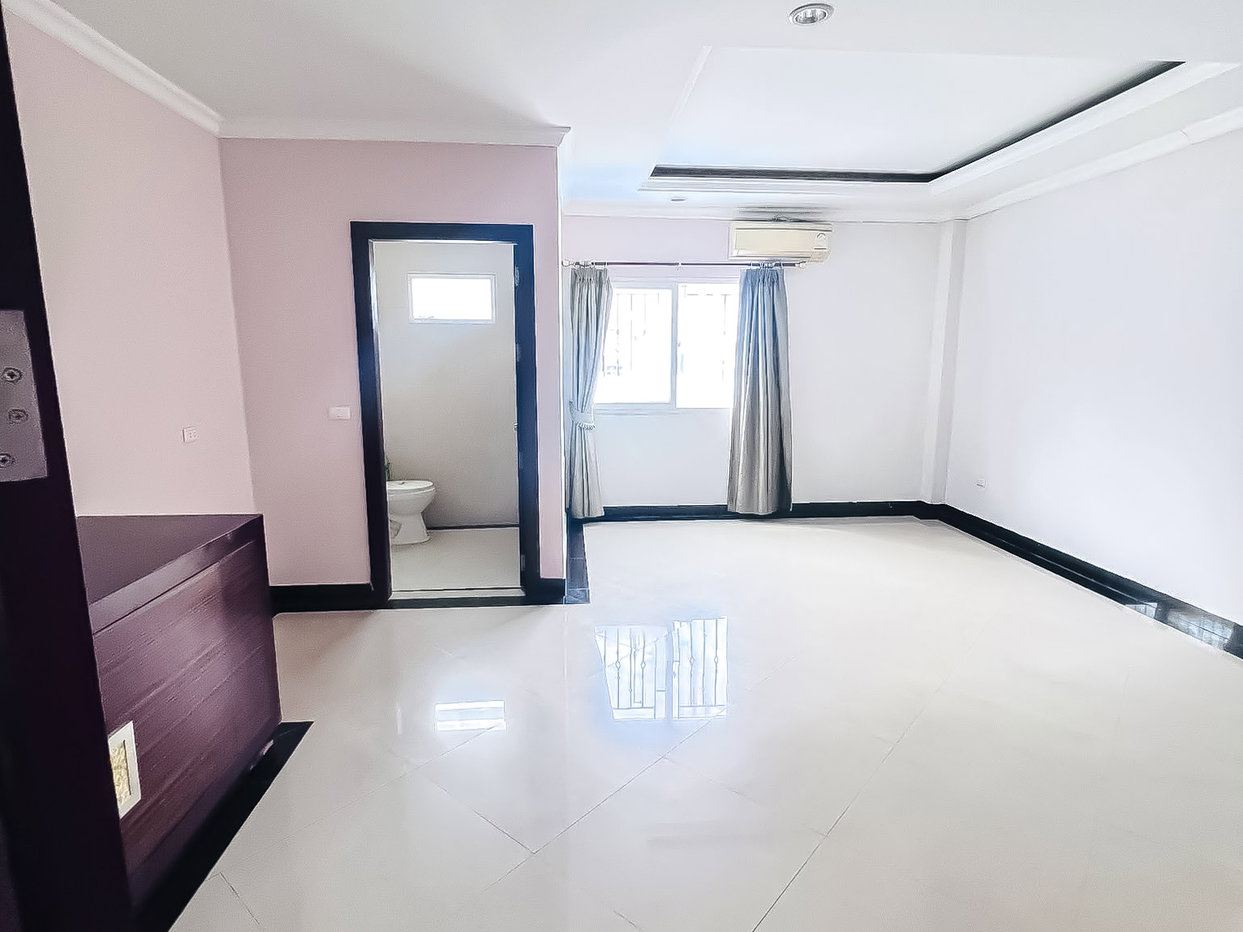 รูป Townhouse for Sale Thepprasit South Pattaya 2 Bed Corner Unit - รูปที่ 5/8