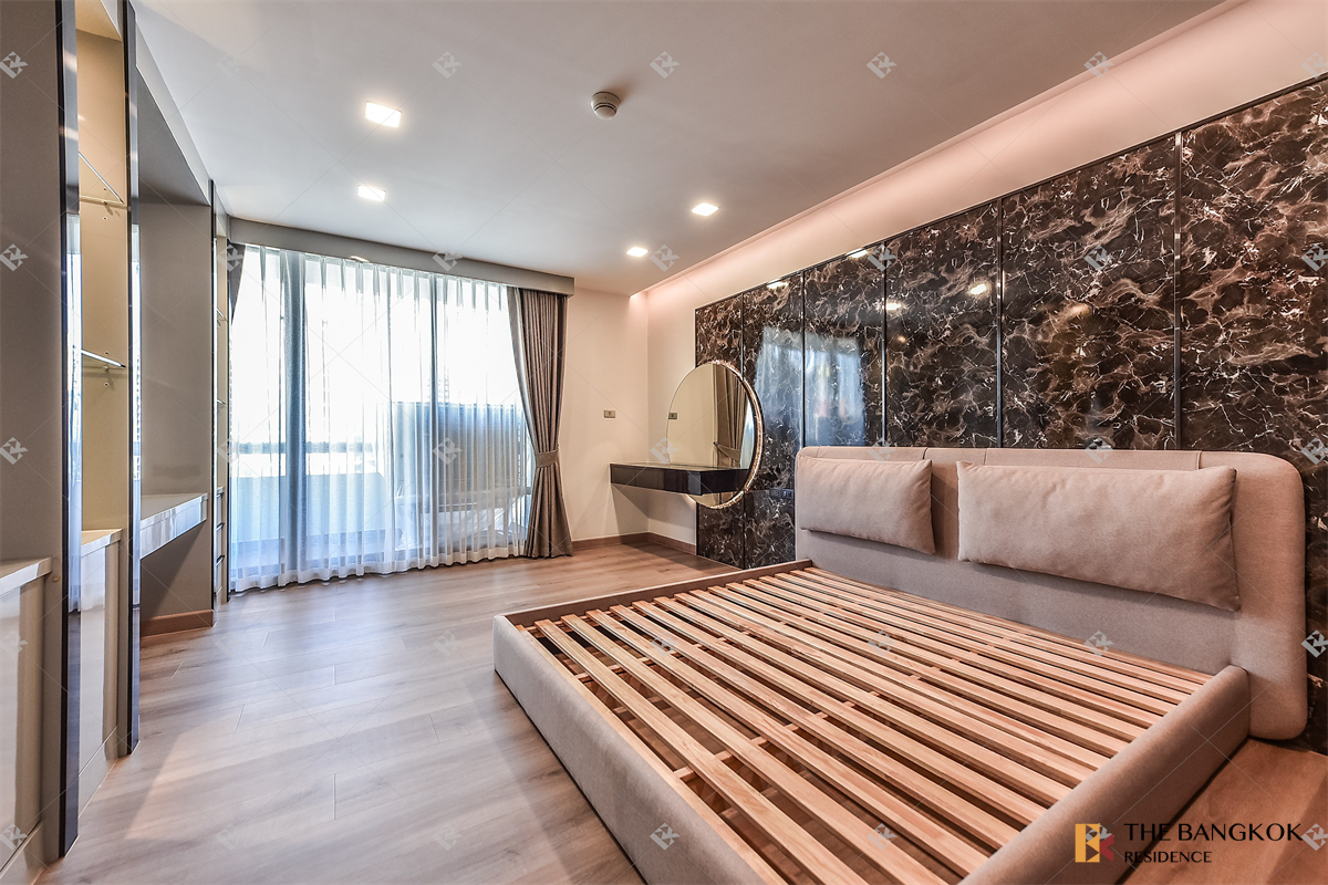 picture Somkid Gardens near BTS Phloen Chit Ultimate Luxury Lifestyle with Convenience - 10/10