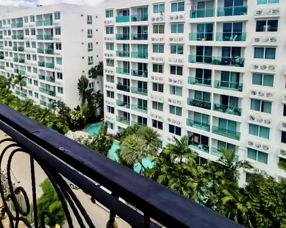 picture Pool View Condo for Sale Paradise Park Jomtien Pattaya - 11/12