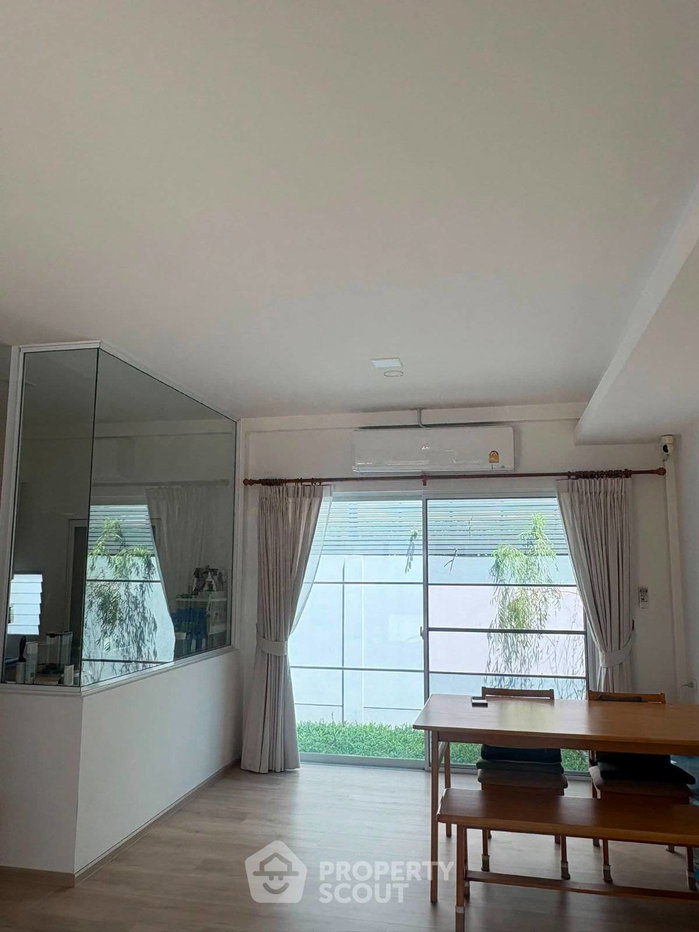 รูป ทาวน์โฮม 3 ห้องนอน ขาย ที่ อินดี้ 2 บางนา-รามคำแหง 2 ใกล้ดอกไม้ เขตประเวศ (ID 3137402) - รูปที่ 6/7