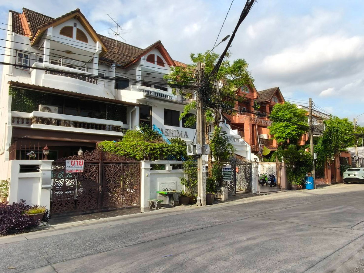 รูป ด่วน ลดสุด ขายบ้านสุขุมวิท71 ปรีดีพนมยงค์14 ทาวน์โฮมหลังมุม 3 ชั้น ที่ดิน 39 ตร.ว 5ห้องนอน 6ห้องน้ำ ใกล้ BTSพระโขนง เอกมัย ถนนกว้าง Sukhumvit Ekkamai - รูปที่ 18/18