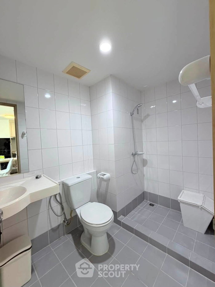 picture 2-BR 59 Sqm High-Floor Condo At Chapter One Ratburana 33 (ID 3138769) - 10/10