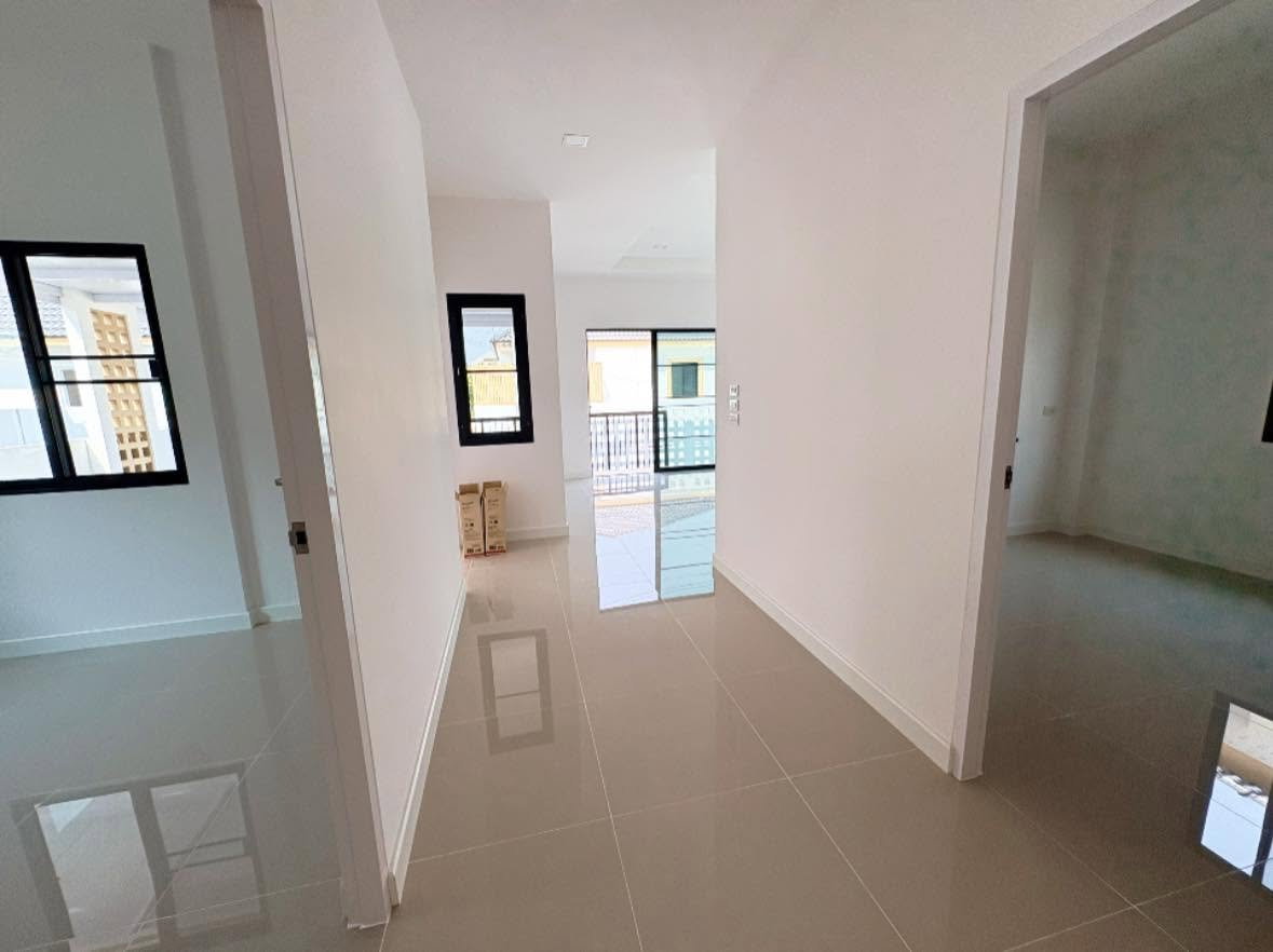 รูป 🏡 บ้านสร้างใหม่ ต้นเปา-สันกำแพง ราคาไม่ถึง 2 ล้าน! ฟรีค่าโอน+ของแถมครบ 📞 063-6649056 - รูปที่ 5/16