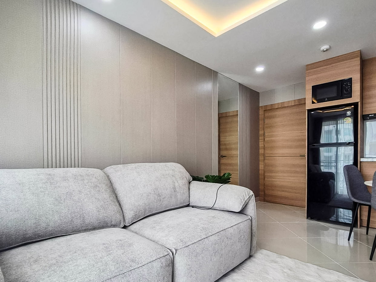 picture Pool View Condo for Sale Paradise Park Jomtien Pattaya - 4/12