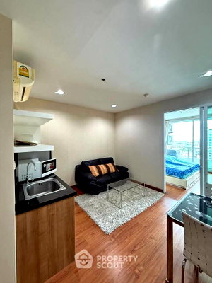 Condos for rent : 1-BR 40 Sqm, 17th-Floor At Mb Grand Condominium Near BTS Saphan Khwai (ID 3139282)