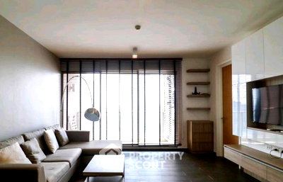 คอนโดให้เช่า : คอนโด 2 ห้องนอน The Lofts เอกมัย ใกล้ BTS เอกมัย 200 เมตร (ID 3136265)