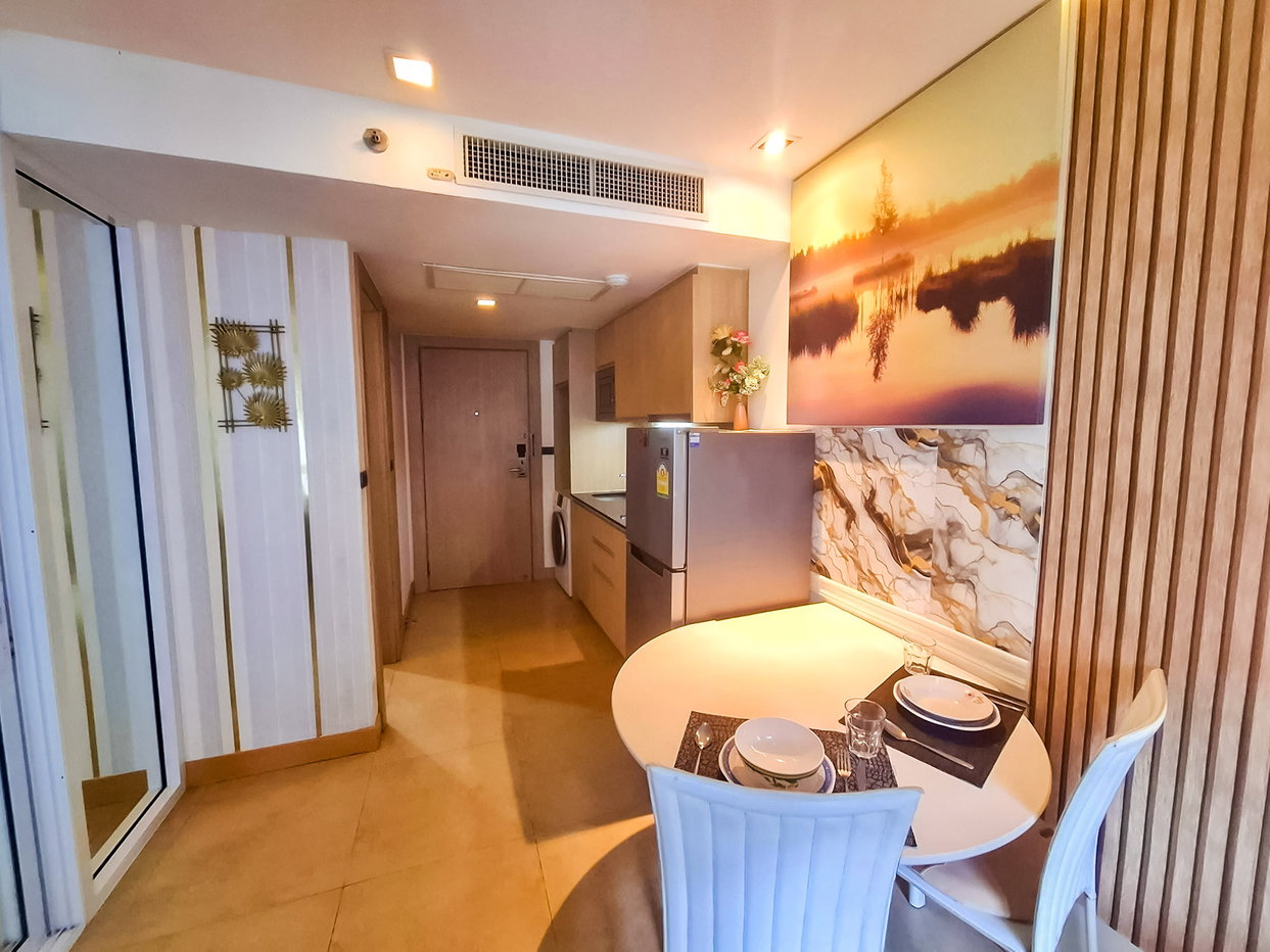 picture Pool View Condo for Rent The Cliff Pratumnak Pattaya - 5/11
