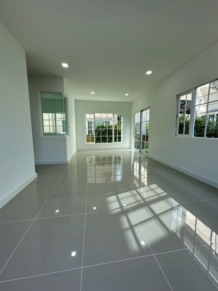 รูป RPP065🏡ให้เช่า Golden Neo 3 พระราม 2 บ้านหรูสไตล์อิตาลี 4 ห้องนอน ทำเลพระราม 2✨บ้านสวย ฟังก์ชันครบ พื้นที่กำลังดี เหมาะสำหรับครอบครัว - รูปที่ 2/9