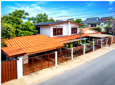 เช่าบ้านเดี่ยว กรุงเทพมหานคร : ใกล้สำนักงานที่ดินประเวศ 899 ม. ติดป้ายได้ แบ่งเช่าได้ บ้านทำออฟฟิศ กรุงเทพกรีฑา 4นอน 4น้ำ ใกล้โรงเรียนศรีพฤฒา 900 ม. ขนาด 50 ตร.ว. 250ตร.ม.