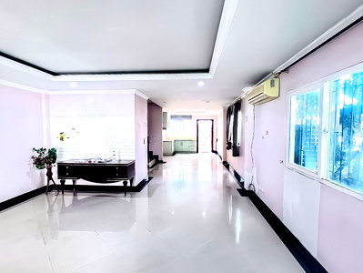 ทาวน์โฮม บางละมุง ชลบุรี : Townhouse for Sale Thepprasit South Pattaya 2 Bed Corner Unit