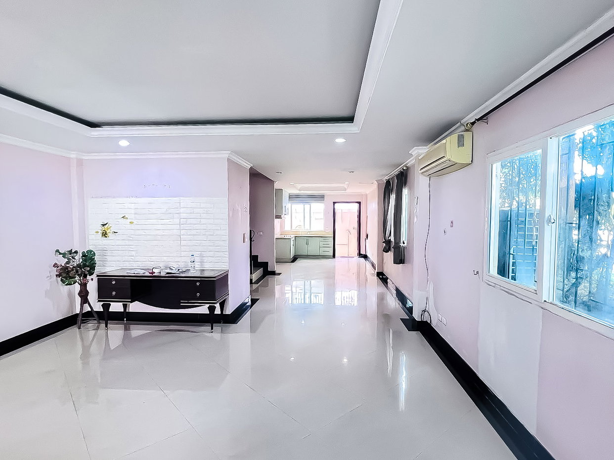 รูป Townhouse for Sale Thepprasit South Pattaya 2 Bed Corner Unit - รูปที่ 1/8