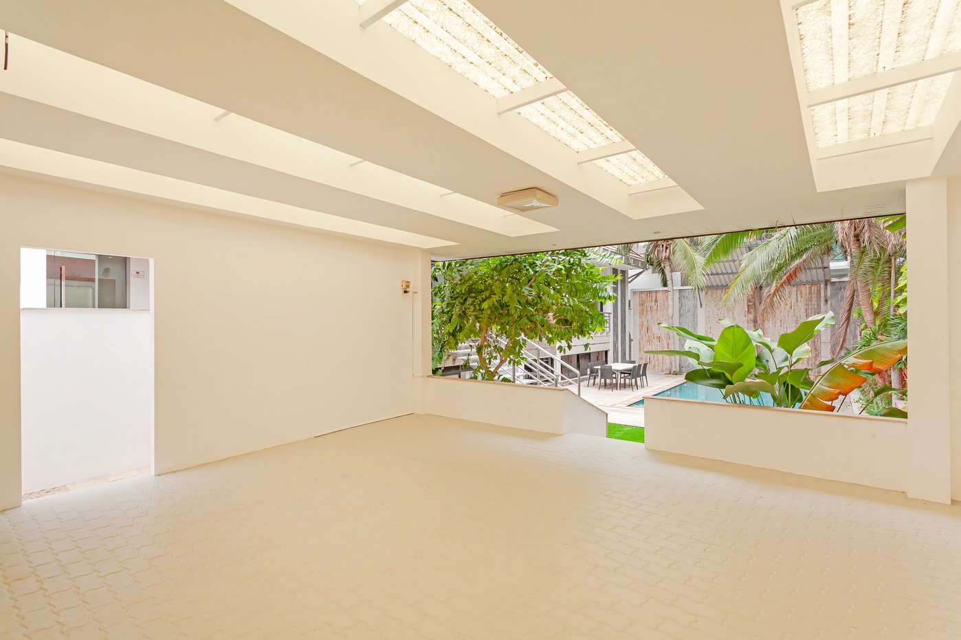 รูป Spacious Pool Villa for Sale Pratumnak Pattaya - รูปที่ 27/30