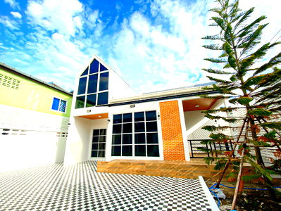 Houses for sale Wang Thonglang : CB061 Home office for sale 6 Br, Lat Phrao-Pradist Munudharm.