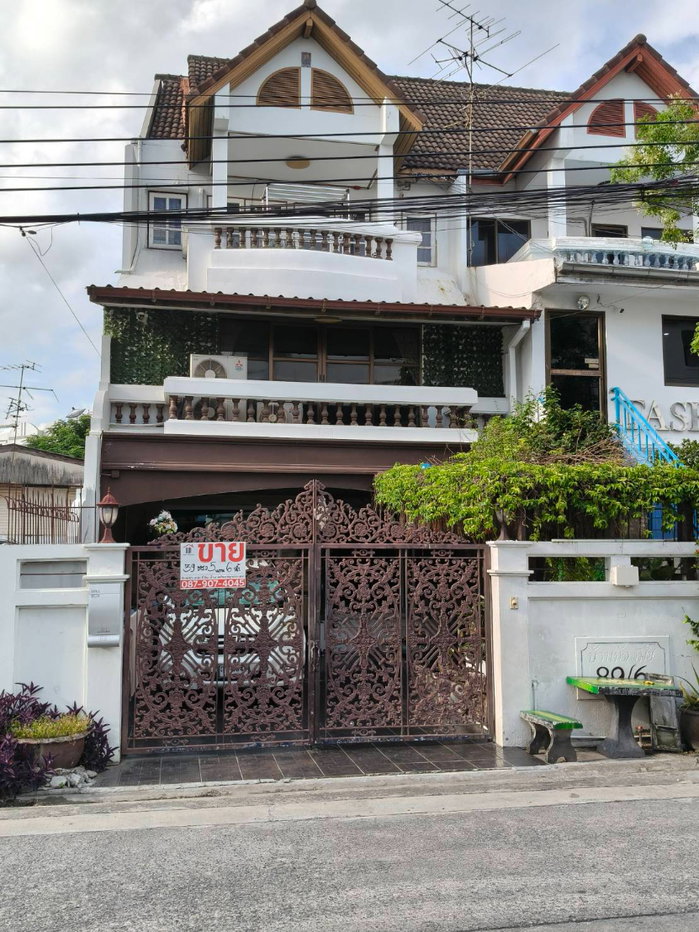 รูป ด่วน ลดสุด ขายบ้านสุขุมวิท71 ปรีดีพนมยงค์14 ทาวน์โฮมหลังมุม 3 ชั้น ที่ดิน 39 ตร.ว 5ห้องนอน 6ห้องน้ำ ใกล้ BTSพระโขนง เอกมัย ถนนกว้าง Sukhumvit Ekkamai - รูปที่ 2/18